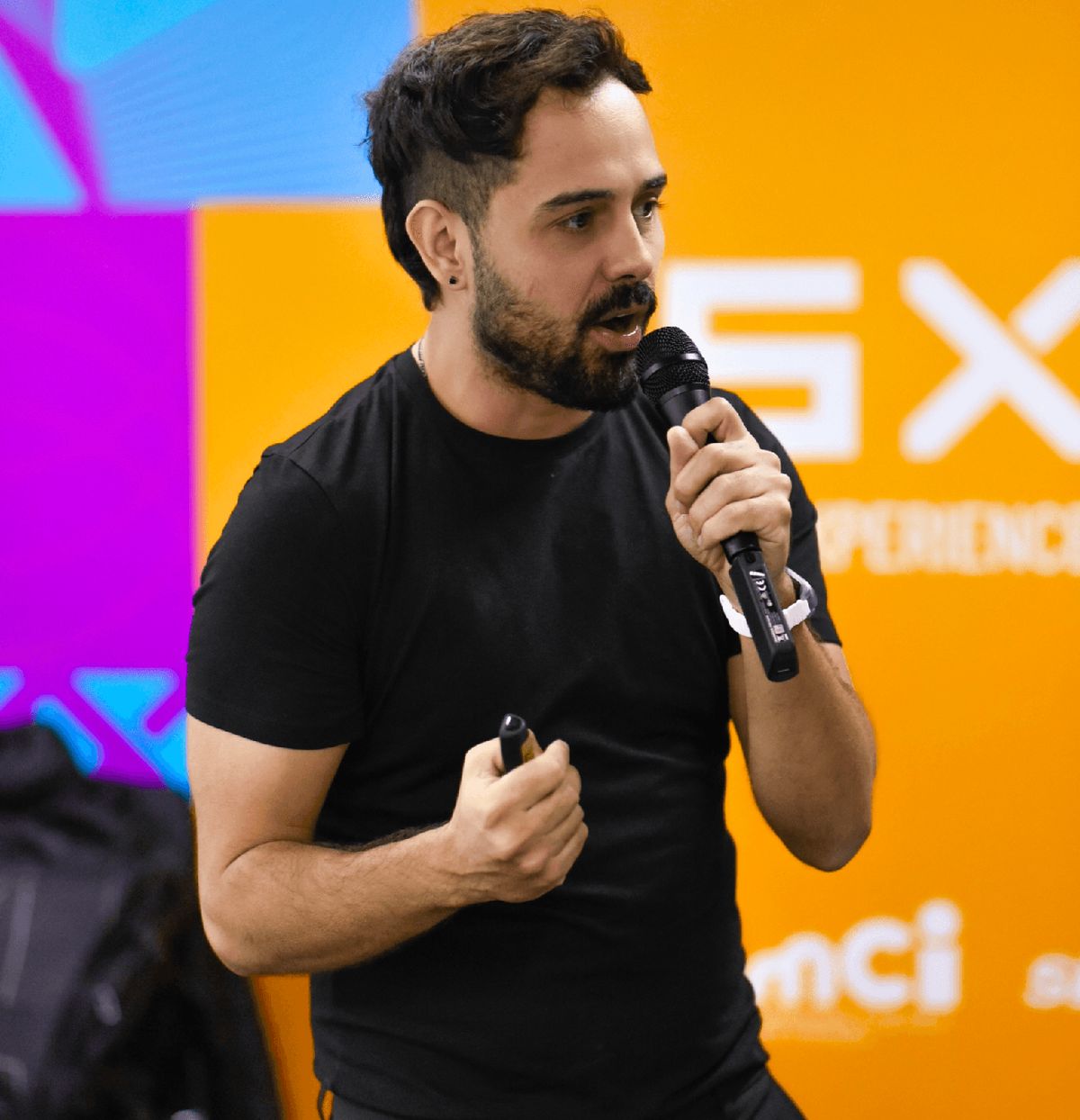 Palestra da AYA no palco